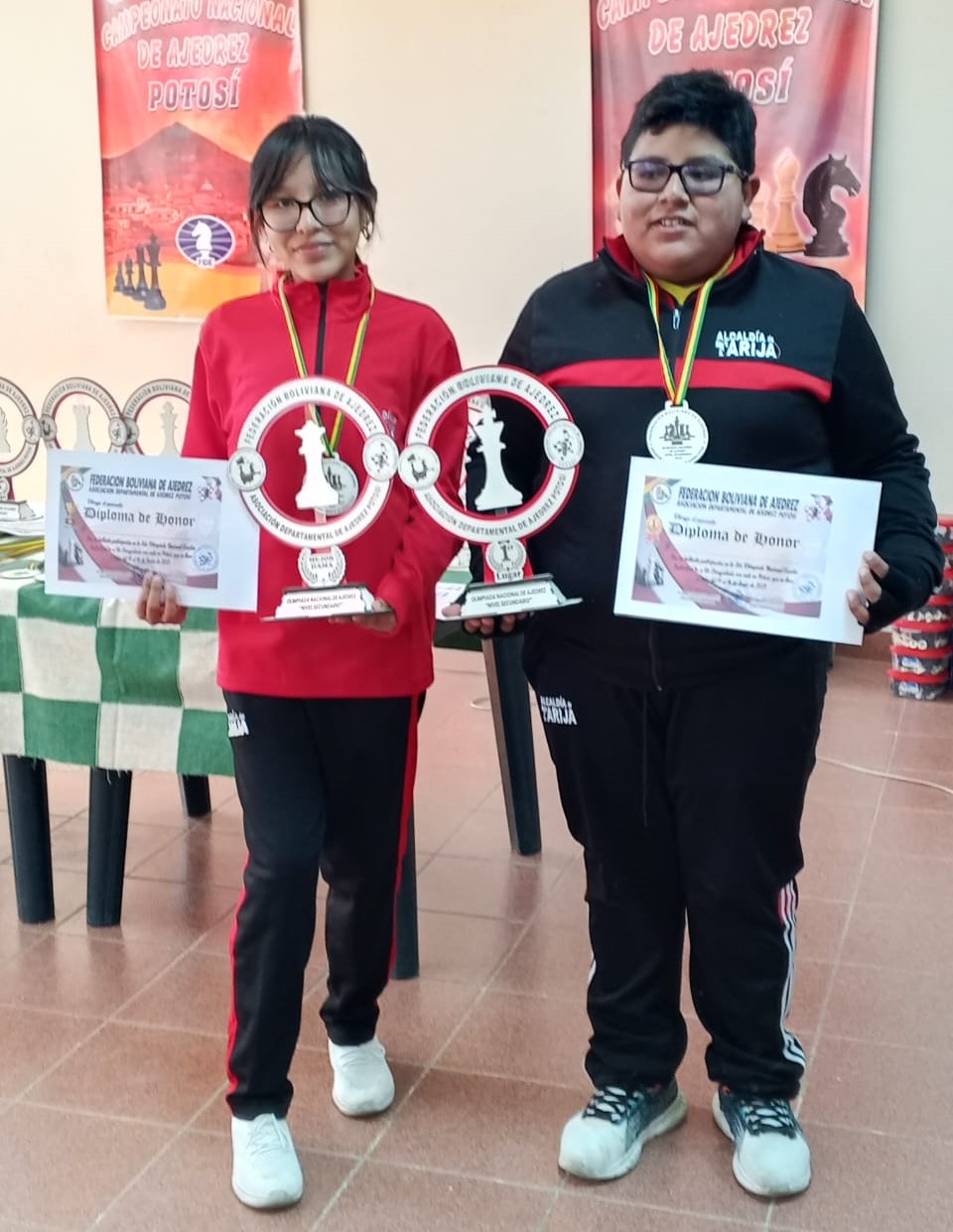 Tarijeños Campeones Nacionales de Ajedrez Escolar en Potosí