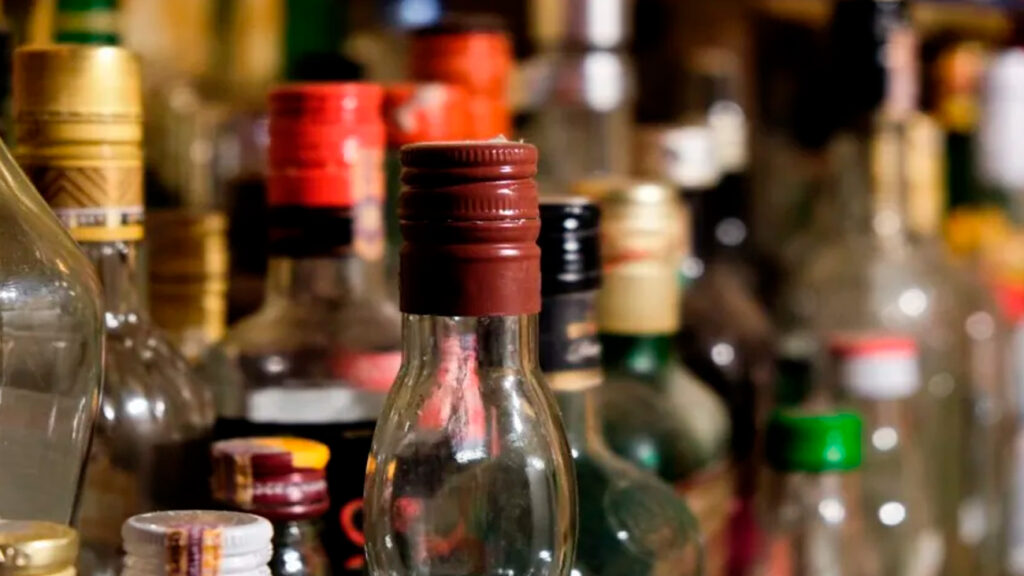 Alerta sanitaria por bebidas adulteradas en el centro