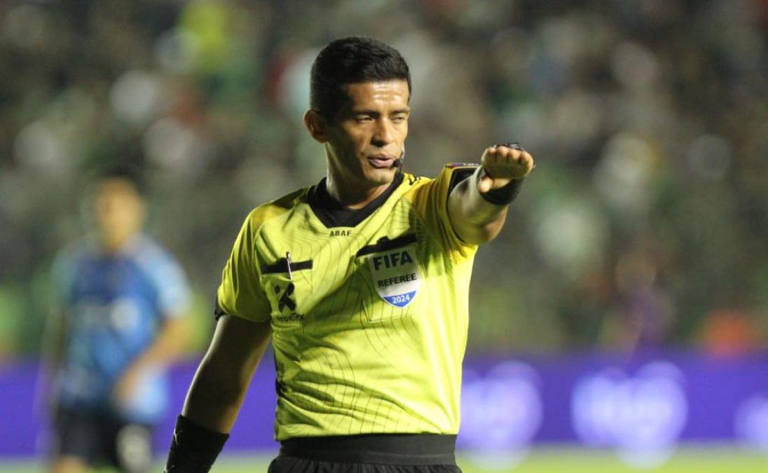 Presidente de Blooming anuncia acciones legales contra árbitro tras victoria en clásico Presidente de Blooming anuncia acciones legales contra árbitro tras victoria en clásico