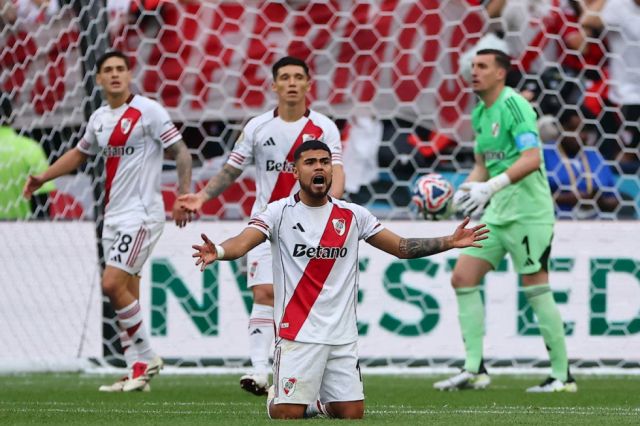 River Plate, eliminado del Mundial de Clubes tras caer ante Inter y con expulsiones, se enfoca en el Torneo Clausura y la Copa Libertadores