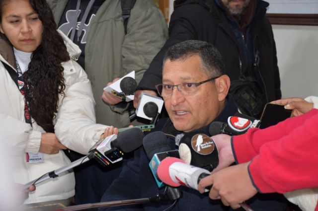 Gobernadores exigen al Gobierno central asumir deudas y alertan por crisis financiera regional Gobernadores exigen al Gobierno central asumir deudas y alertan por crisis financiera regional