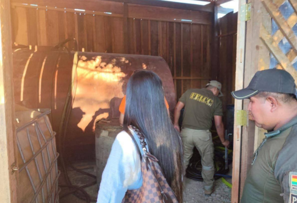 Incautan 11.200 litros de diésel almacenado irregularmente en Rurrenabaque
