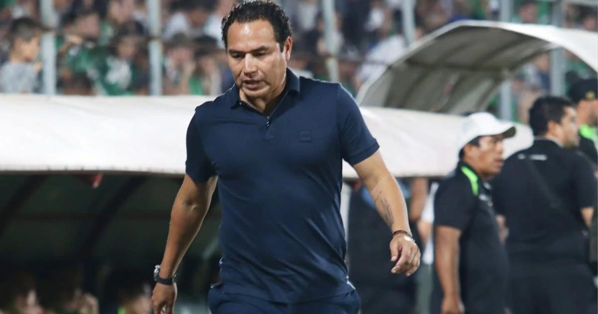 Oriente Petrolero ratifica a su DT y denuncia arbitraje deficiente tras empate, pide árbitros internacionales