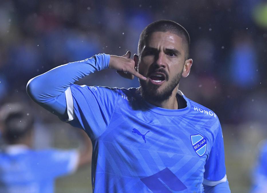 Carlos Melgar recibe alta médica y está disponible para la Copa Sudamericana