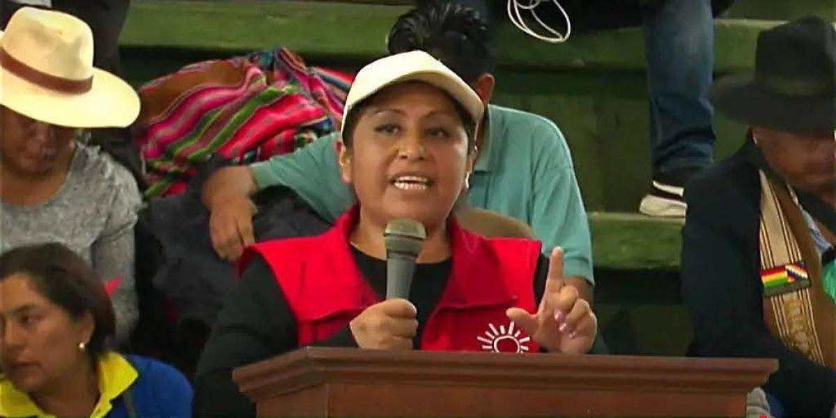 Ruth Nina enfrenta condena de gremios periodísticos y concejo municipal por declaraciones polémicas