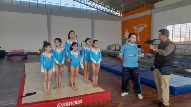 Gimnastas tarijeñas de New Blu Gym viajan a Sucre para competir a nivel nacional