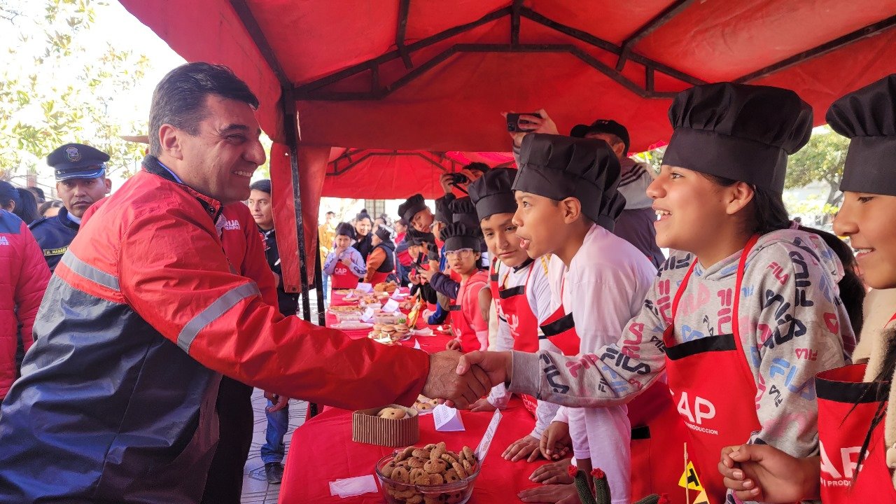 Tarija celebra Santa Anita con festival infantil y exhibiciones en miniatura