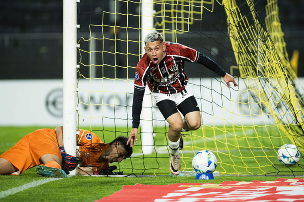 Central Córdoba golea a Cerro Largo y se clasifica a octavos de final de Sudamericana, se enfrentará a Lanús