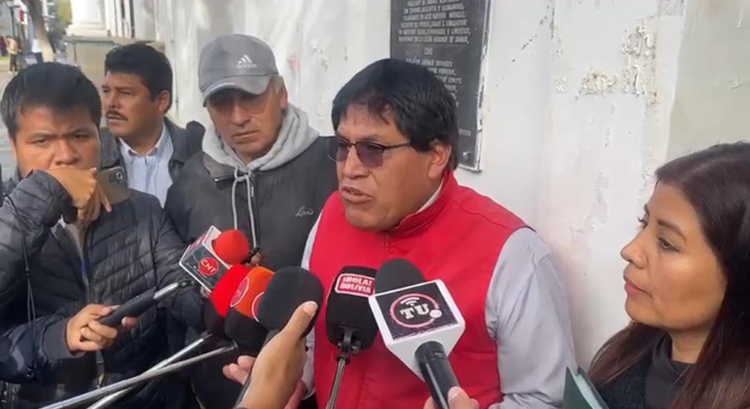 Enfrentamiento entre líderes vecinales de Tarija por representatividad y acusaciones de influencia municipal