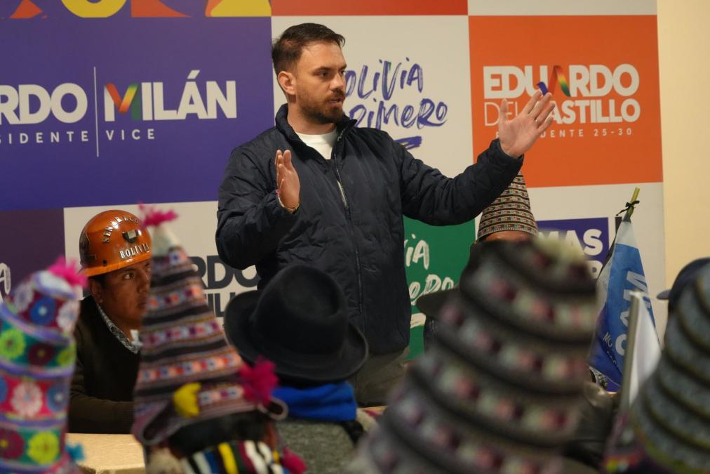 Del Castillo se proclama voz del pueblo en medio de divisiones en la izquierda y baja intención de voto