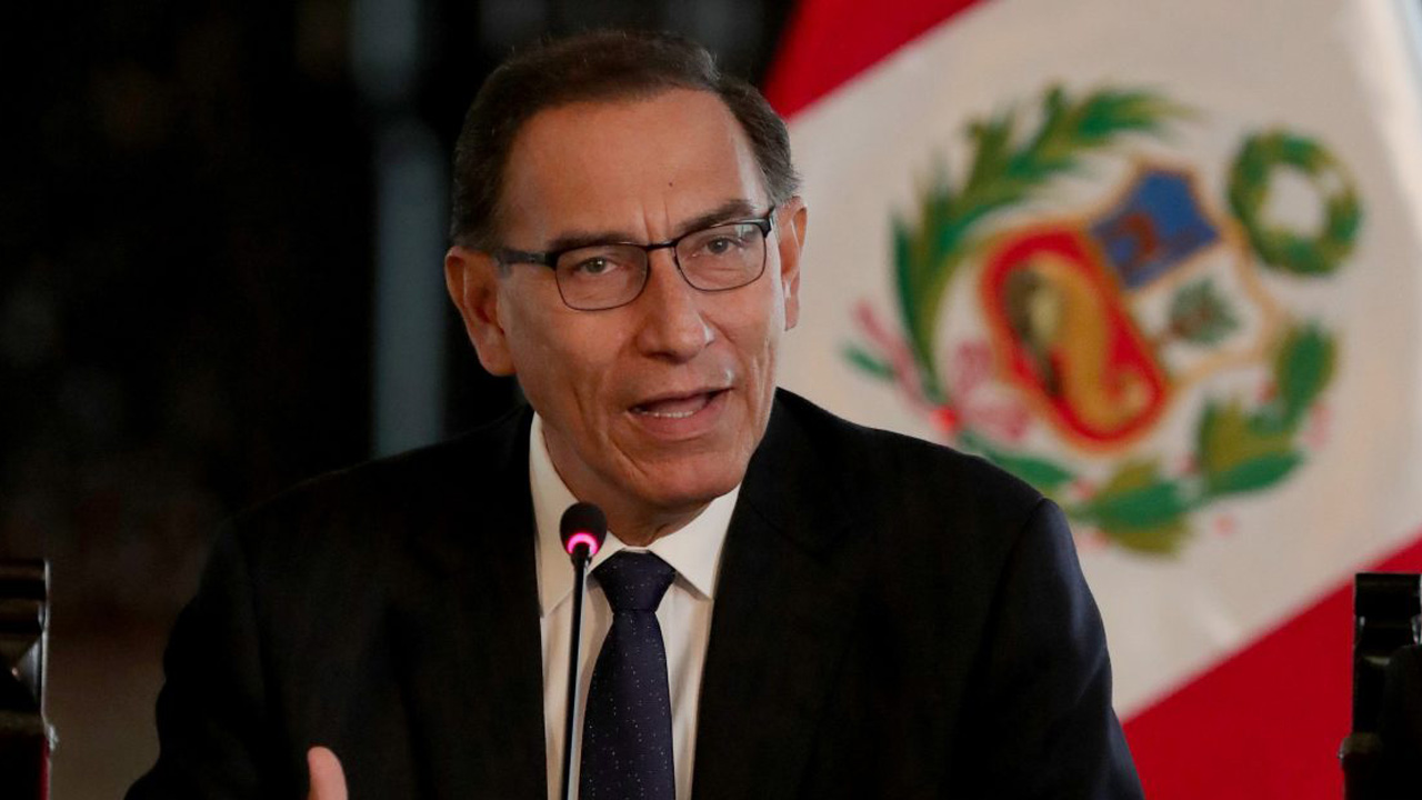Expresidente peruano Martín Vizcarra recupera su libertad tras fallo judicial favorable