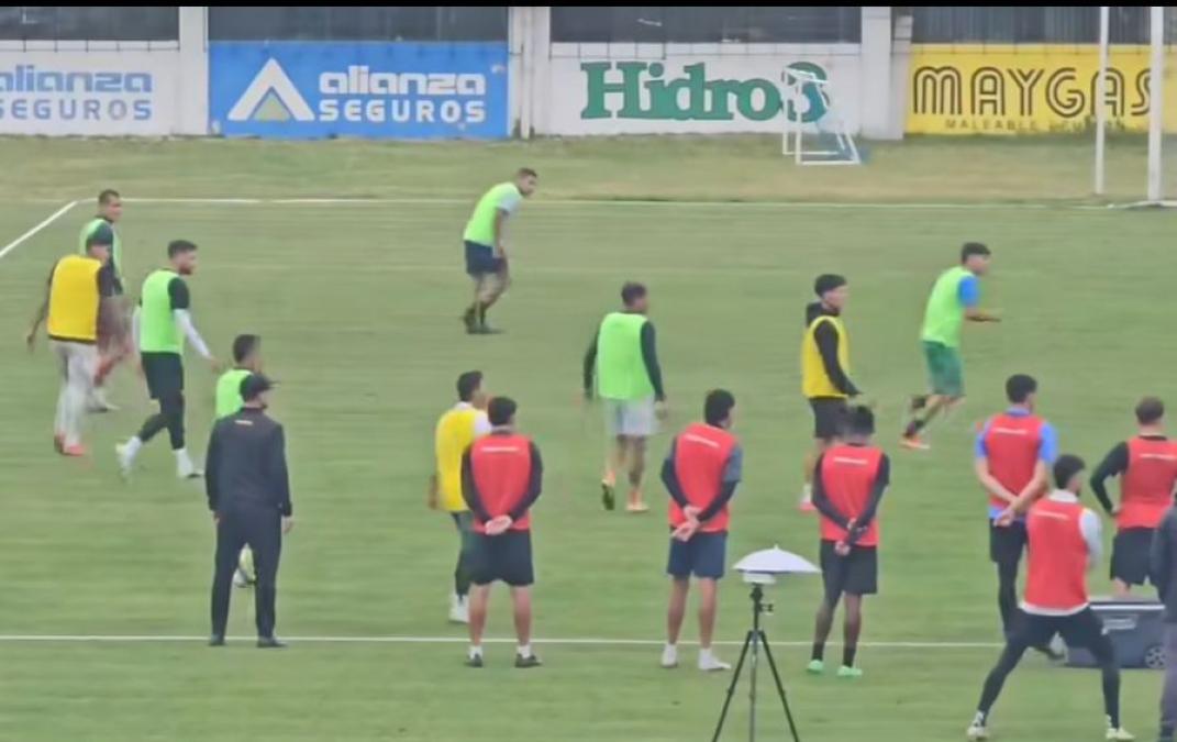 The Strongest entrena con ropa propia en protesta por sueldos impagos directos al plantel