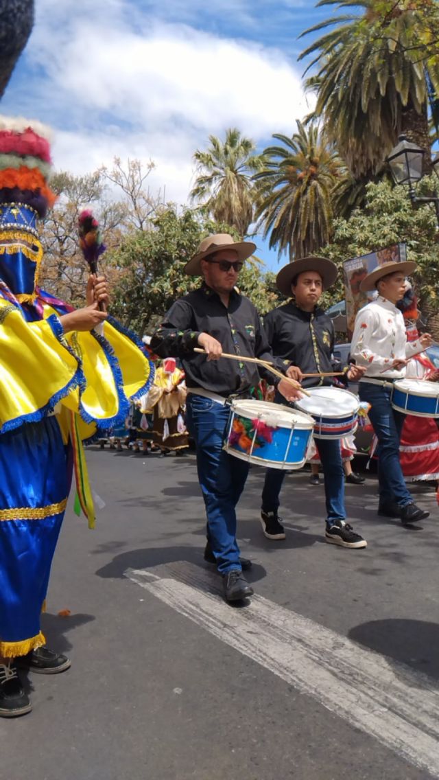 Miles de devotos celebran la multitudinaria romería de San Roque en solemne procesión festiva