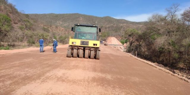 Construcción vía Acheral Choere avanza exitosamente supera sesenta por ciento obra vial clave para desarrollo regional Construcción vía Acheral Choere avanza exitosamente supera sesenta por ciento obra vial clave para desarrollo regional