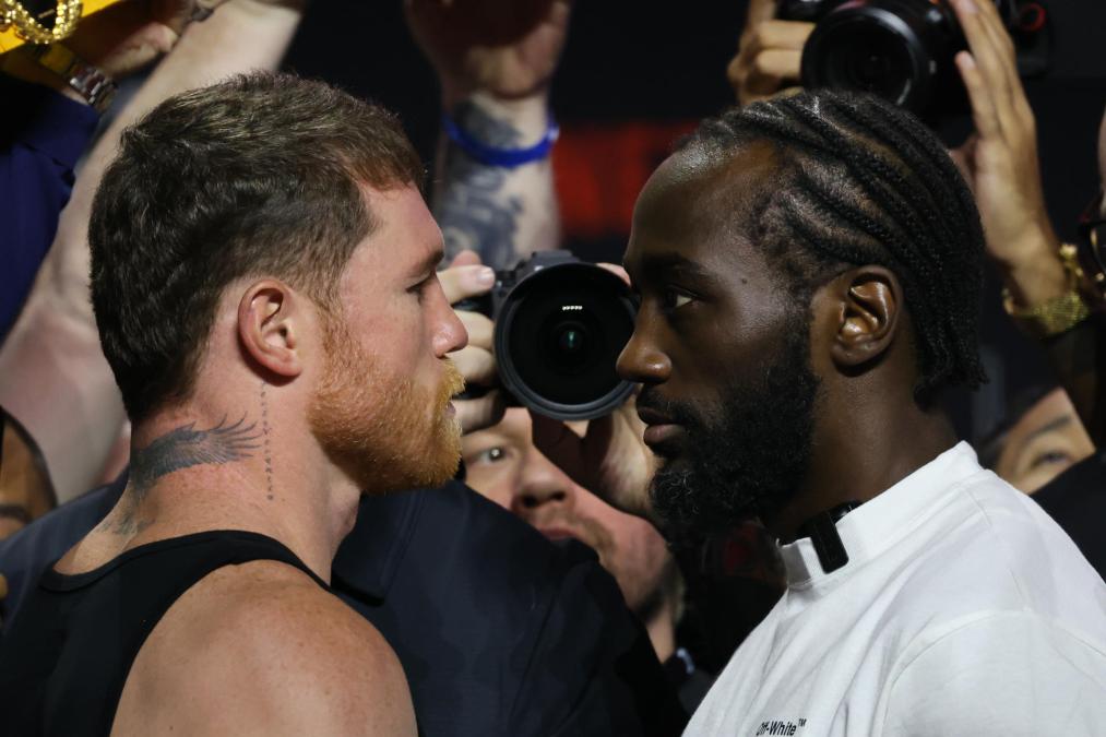 Canelo Álvarez enfrenta a Crawford en histórica defensa de títulos mundiales de boxeo