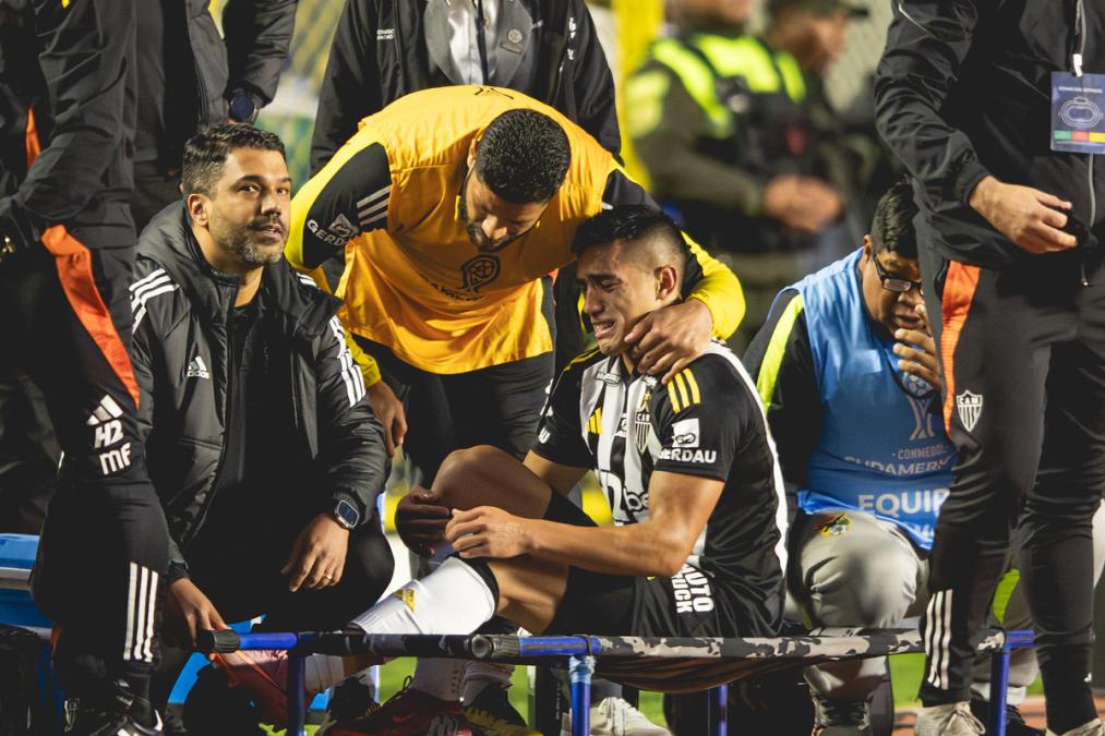 Atlético Mineiro sufre dura baja jugador sufre fractura peroné y rotura ligamentos tobillo izquierdo