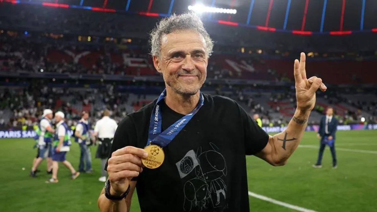Luis Enrique entrenador del año recibe prestigioso Trofeo Johan Cruyff