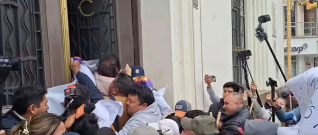 Transportistas Libres Toman Alcaldía en Protesta Contra Fotomultas