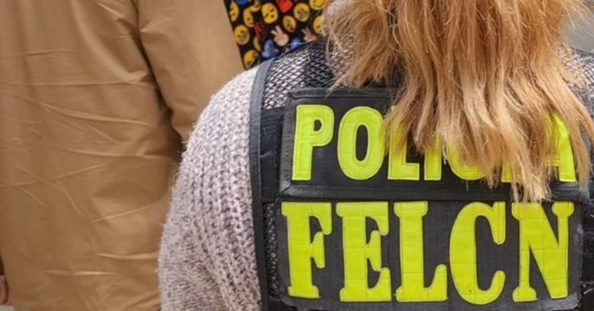 Oruro madre denuncia a su hijo adolescente encontrado con droga y arma de fuego