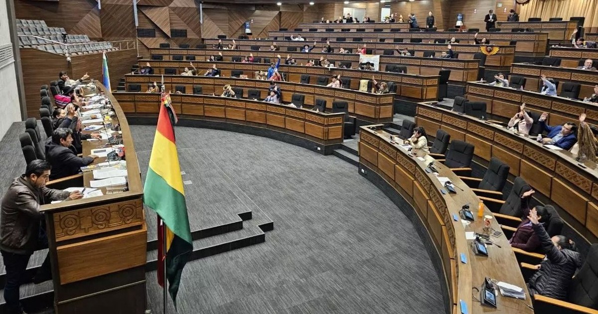 Diputados aprueban histórica ley de reparación integral para víctimas de rupturas constitucionales