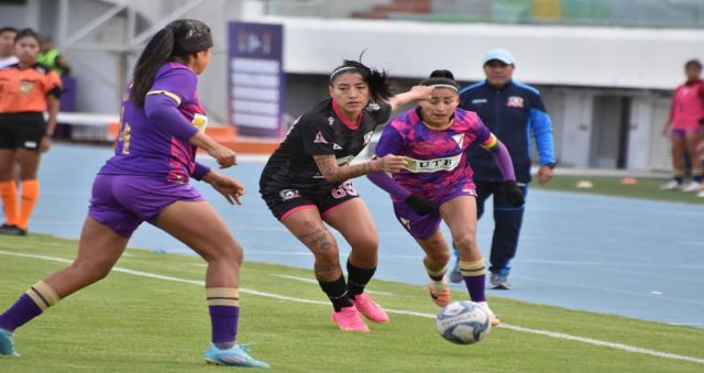 Villarroel llama a 29 futbolistas para el arranque de la Liga de Naciones