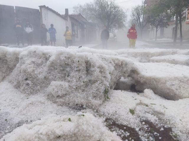 Granizo blanco arrasa Tarija provocando daños significativos