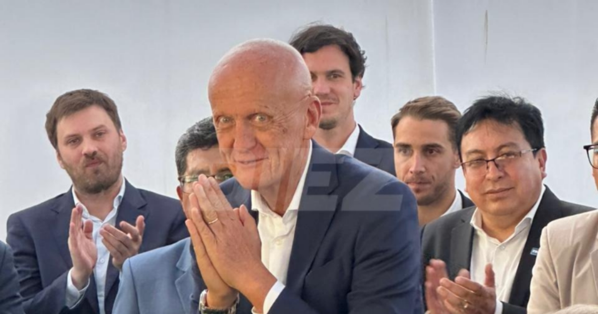 Costa exige mayor exigencia a árbitros bolivianos en controversiales decisiones