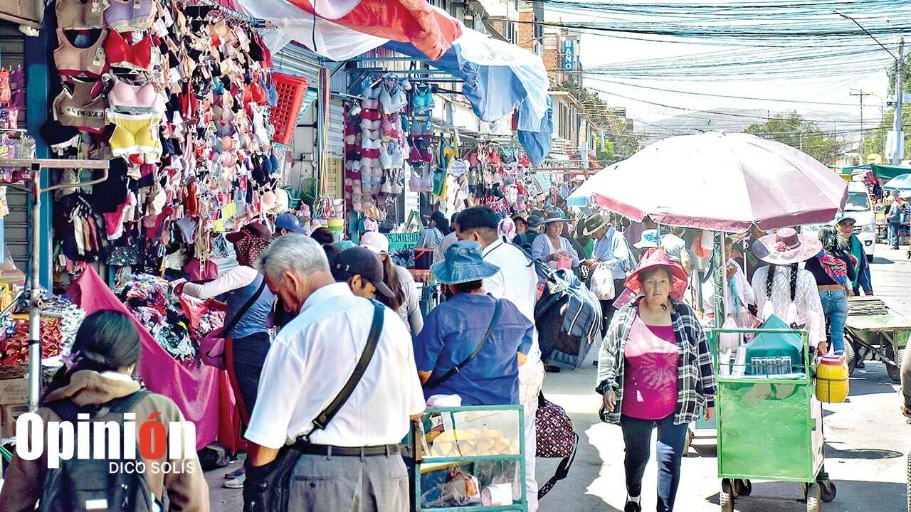 Comerciantes y autoridades acuerdan reordenar mercados para dinamizar la economía local