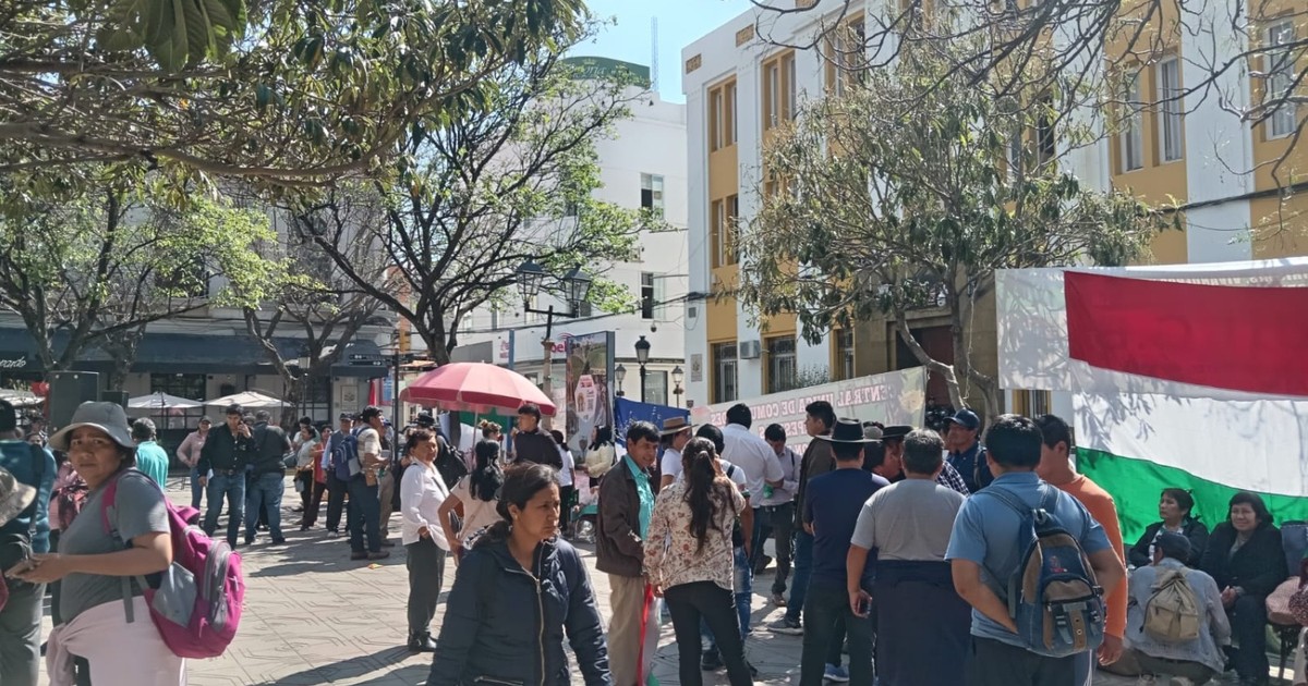 Manifestantes de tres municipios de Tarija amenazan con cierre de válvulas del pozo Churumas