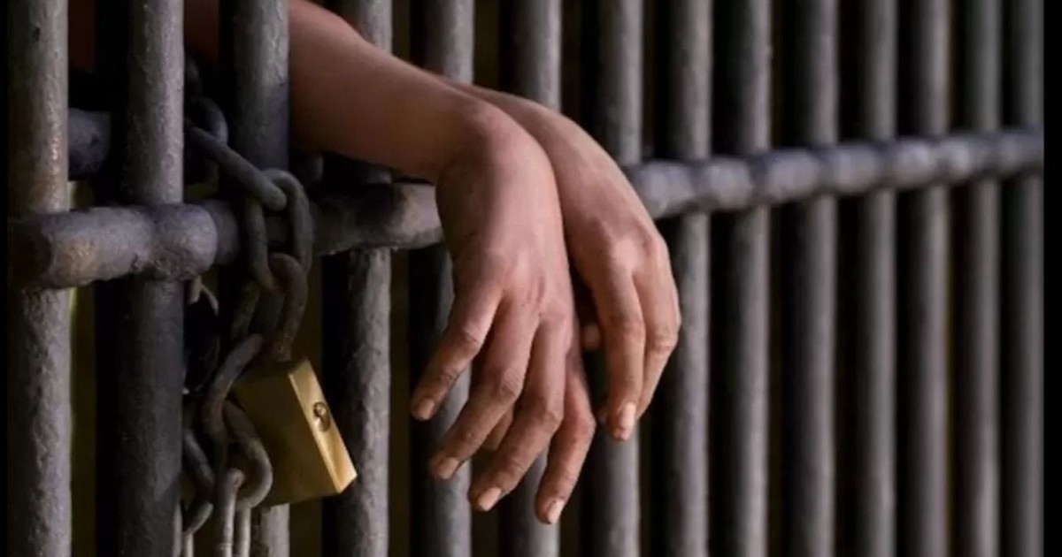 Joven de 18 años aprehendido por asfixiar a su bebé de tres semanas en Cochabamba Joven de 18 años aprehendido por asfixiar a su bebé de tres semanas en Cochabamba