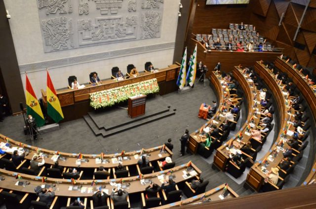 TSE otorga credenciales a 36 senadores y 130 diputados electos