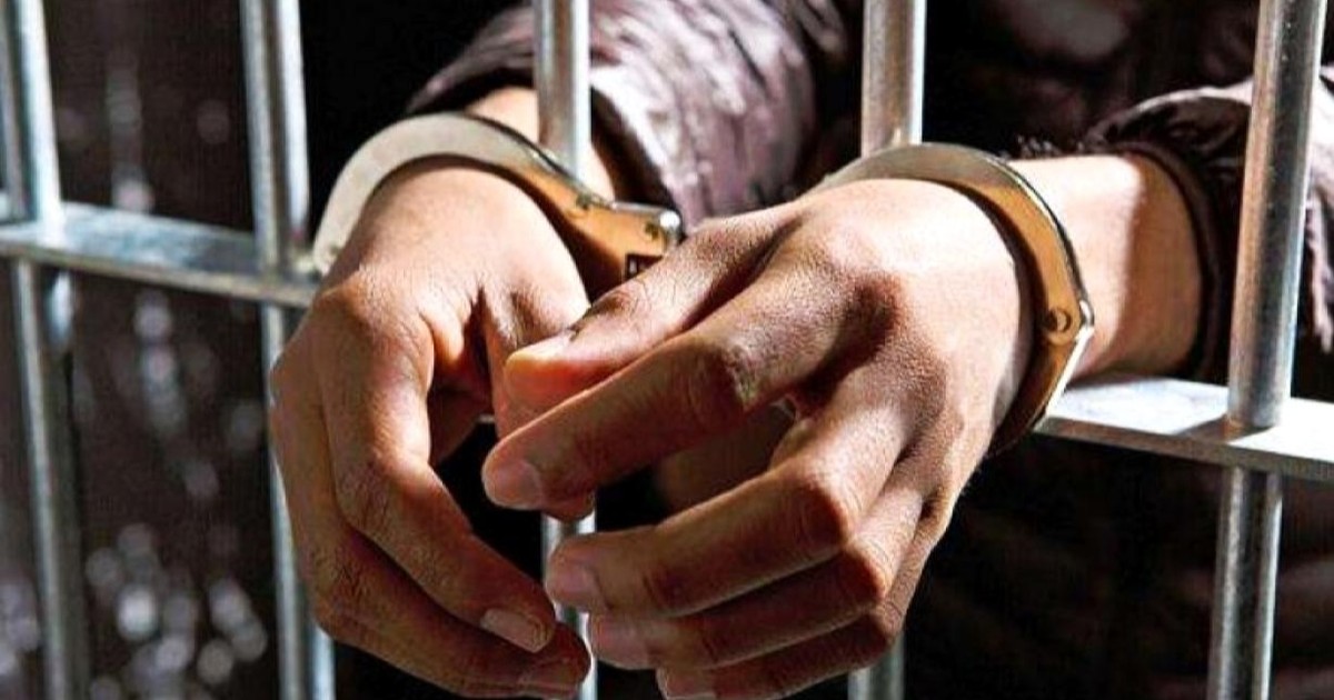 Detienen a sujeto libre con condena por asesinato por presunto feminicidio