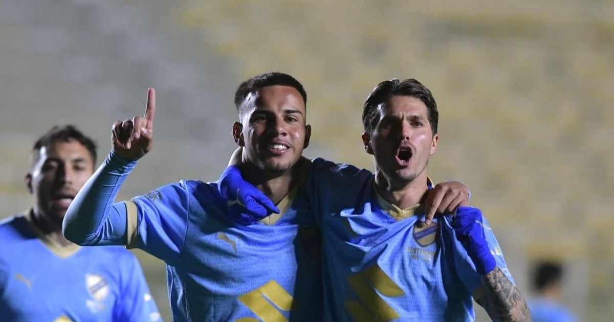 Bolívar se impone en un ajustado partido y consolida su liderazgo en el Grupo A Bolívar se impone en un ajustado partido y consolida su liderazgo en el Grupo A
