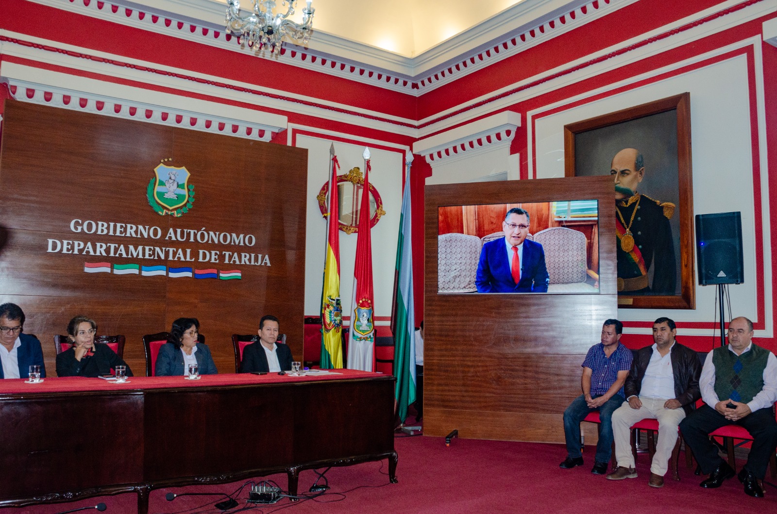 Gobernación busca desesperadamente setenta millones de bolivianos para finalizar su gestión financiera