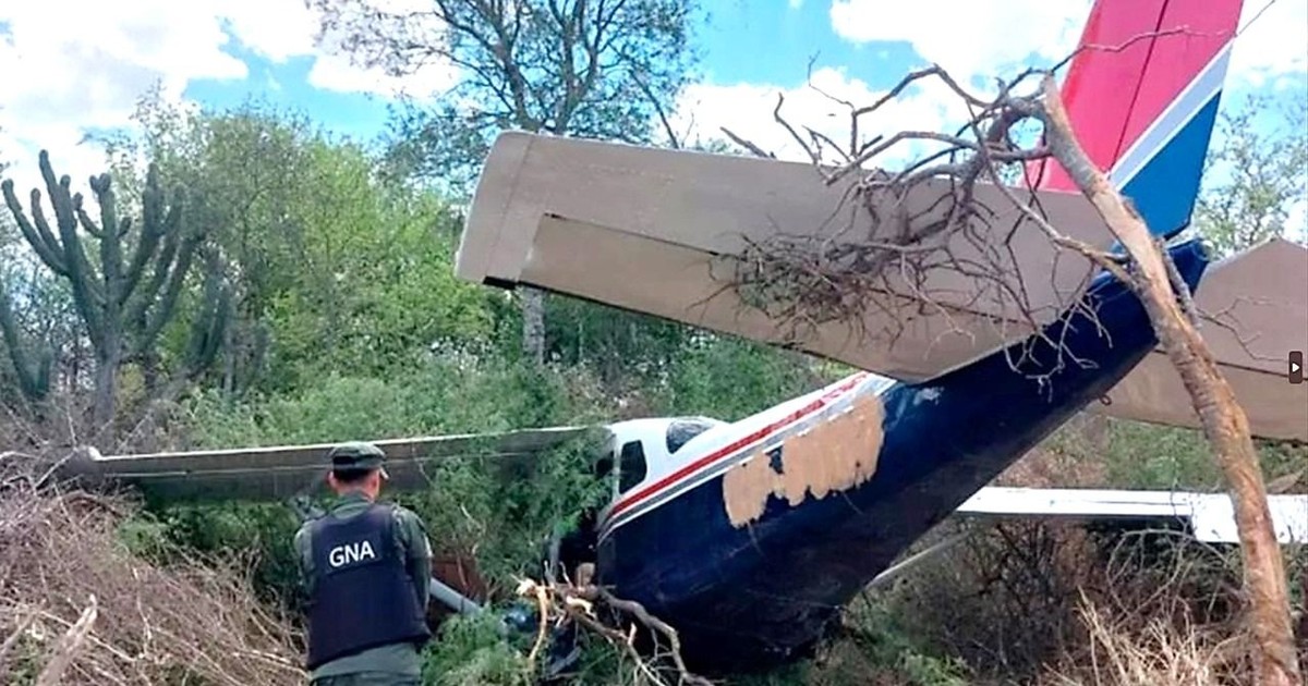 Avioneta boliviana con 130 kilos de droga cae en Argentina: graban impactante momento del accidente Avioneta boliviana con 130 kilos de droga cae en Argentina: graban impactante momento del accidente