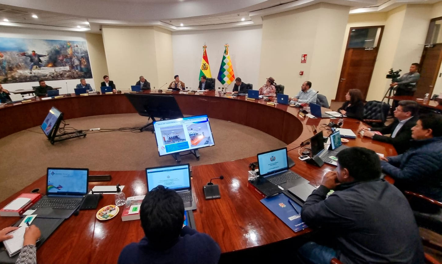 Ministros renuncian en bloque al gobierno de Luis Arce desatando crisis ministerial sin precedentes