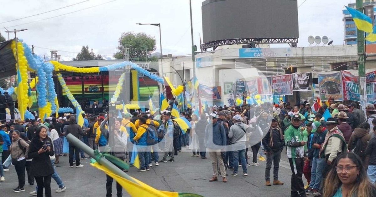 Verbena Popular en Avenida Camacho Celebra el Nuevo Gobierno con Ambiente Festivo