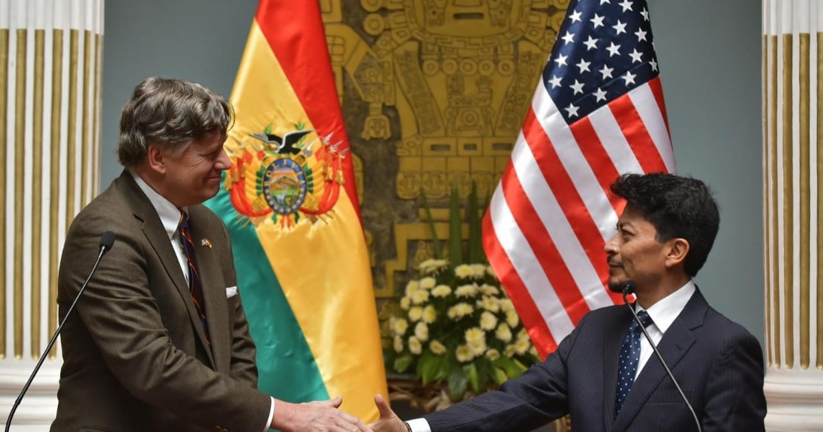 EEUU dona $us 500 mil en equipos contra VIH a Bolivia