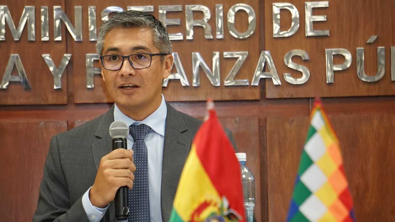 Economía anuncia ley austera; Presupuesto se modifica Economía anuncia ley austera; Presupuesto se modifica