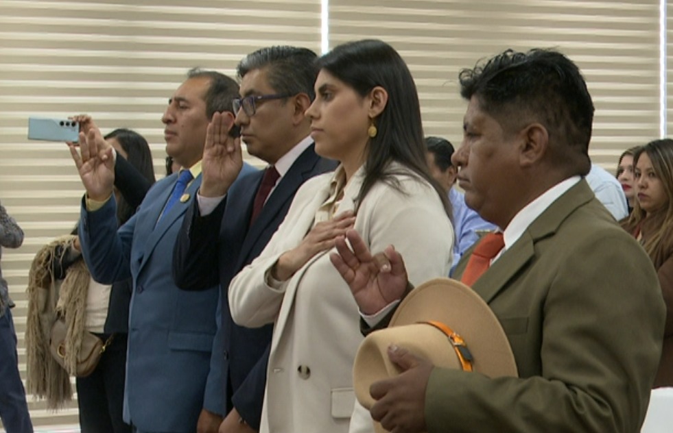 Lupo posesiona exlegisladores y exsecretario como viceministros