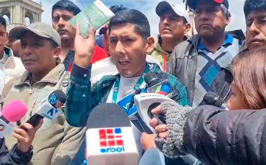 Cocaleros de Yungas exigen restituir Viceministerio de Coca y advierten acciones legales