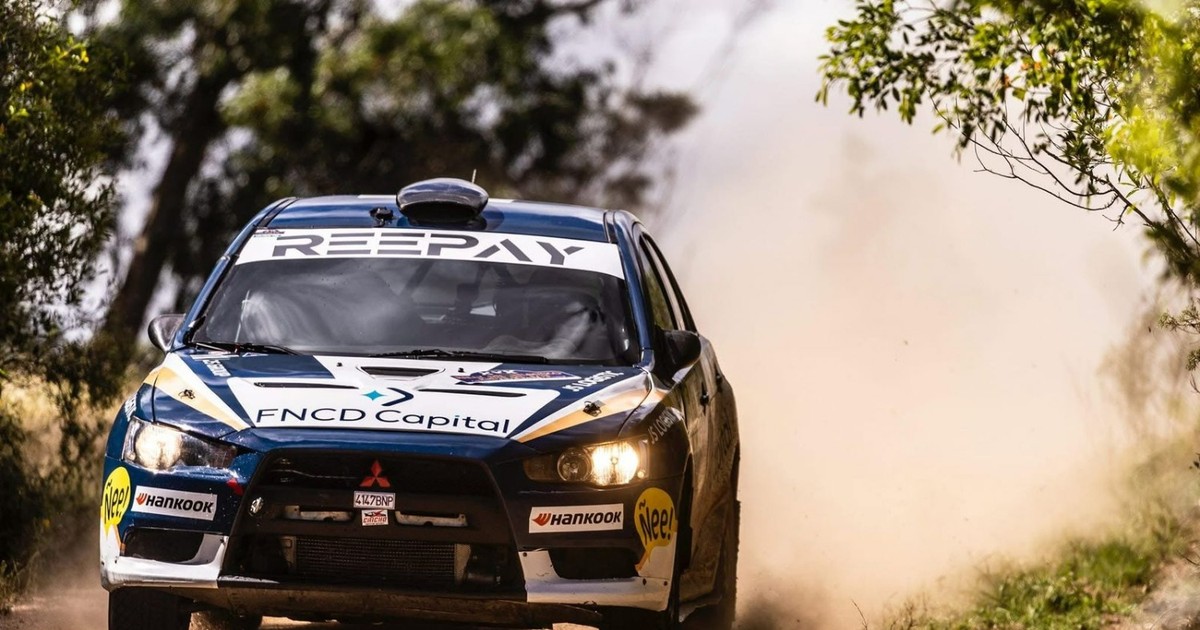 Jhimmy Sanjinés celebra en Uruguay y confirma título de campeón sudamericano de boxeo