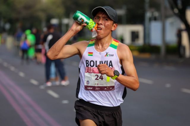 Garibay impulsa triunfo histórico en torneo de tenis en Colombia