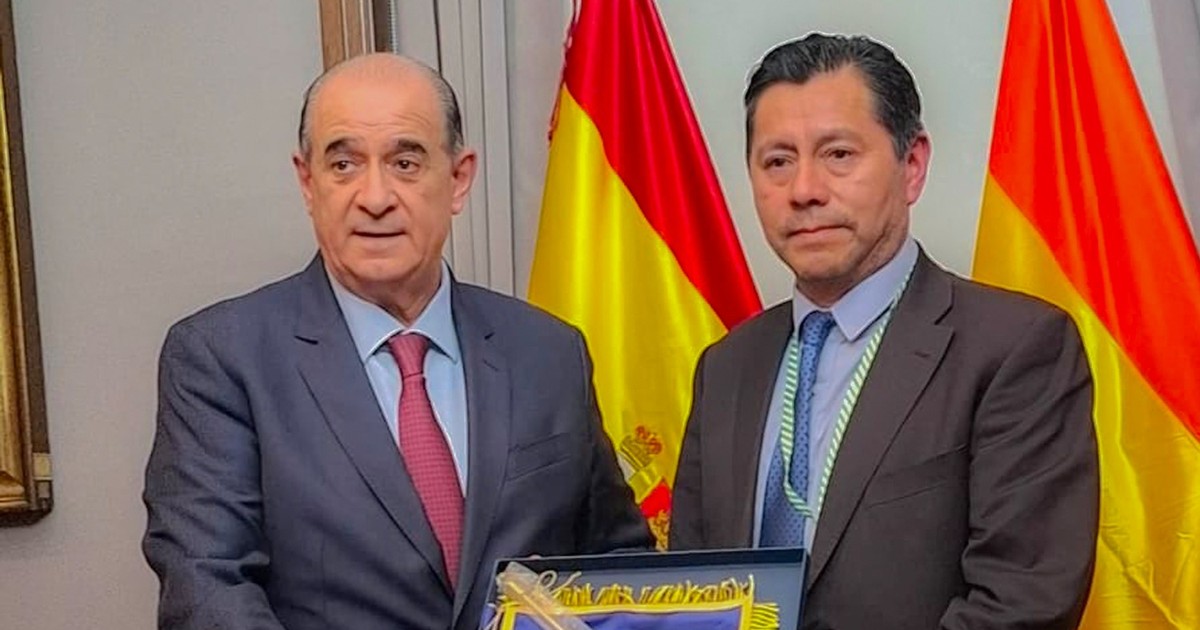 Bolivia accede a formación policial de élite en España para combatir crimen transnacional