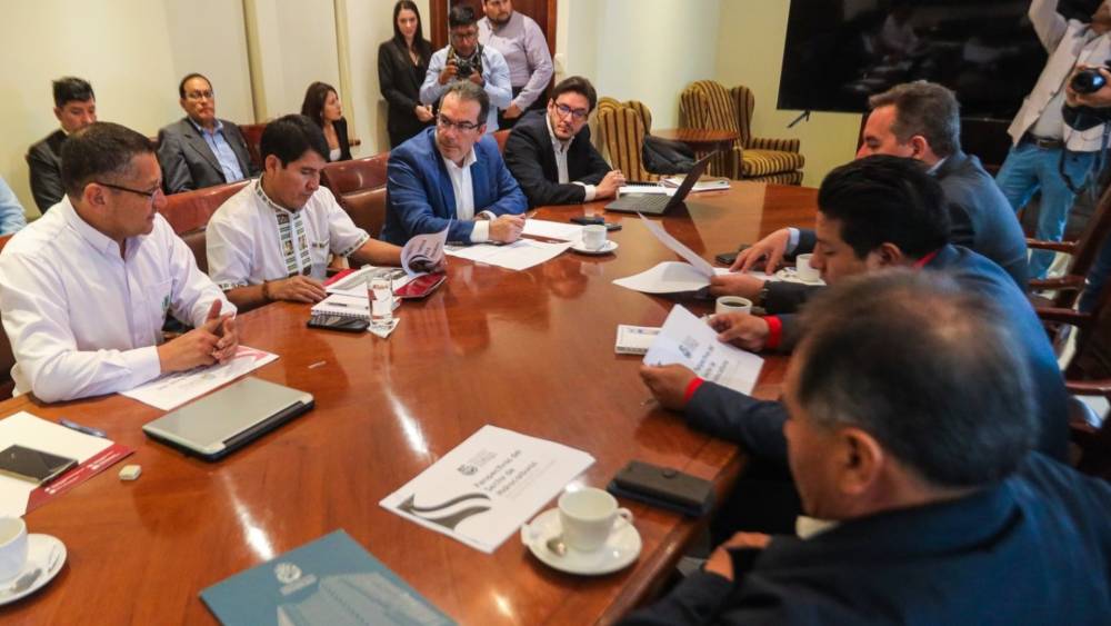 Gobierno transfiere Bs 8 millones a gobernación para bono del sector salud en Bolivia