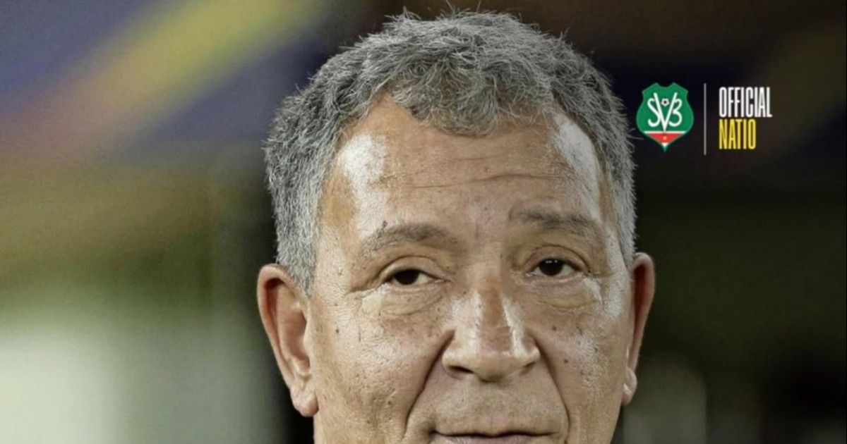 Surinam presenta a su nuevo director técnico antes de enfrentar a Bolivia en La Paz