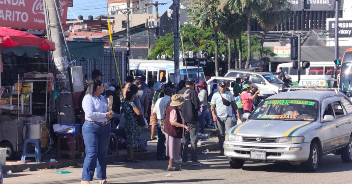 Gobierno concede tolerancia laboral de una hora por medidas económicas en Bolivia Gobierno concede tolerancia laboral de una hora por medidas económicas en Bolivia
