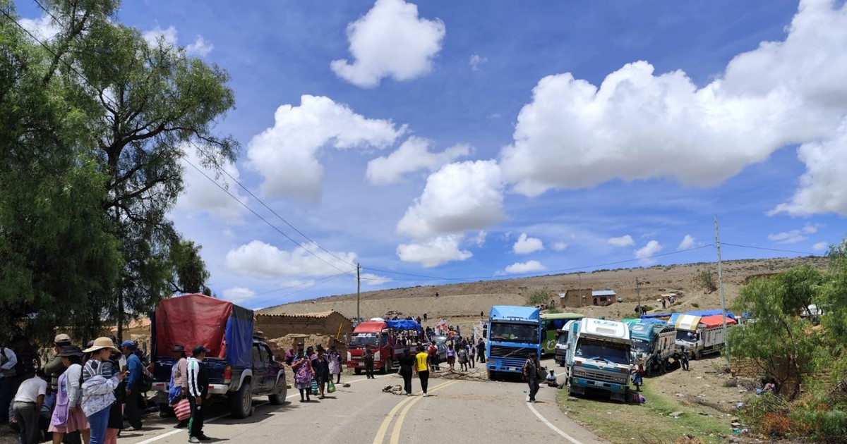 Comité Cívico de Chuquisaca pide a Policía intervenir bloqueos en la región