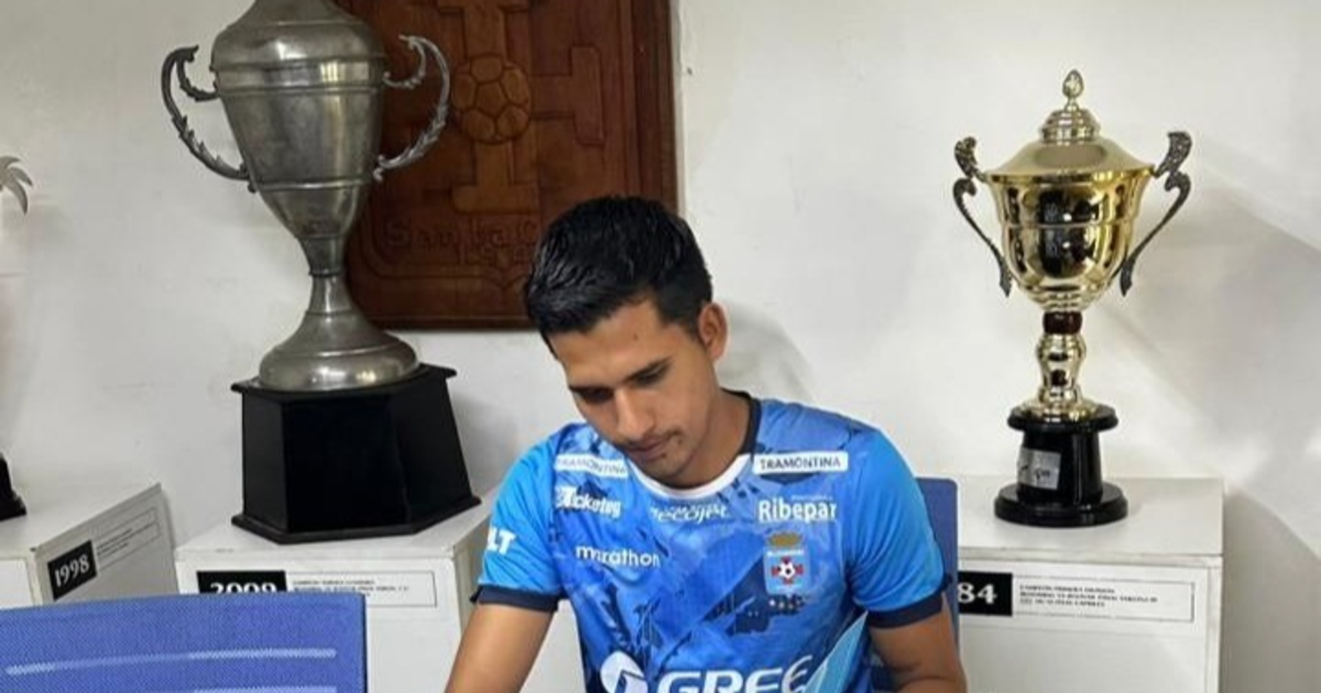 Eduardo Álvarez firma contrato con Blooming en Santa Cruz y impulsa su carrera futbolística Eduardo Álvarez firma contrato con Blooming en Santa Cruz y impulsa su carrera futbolística