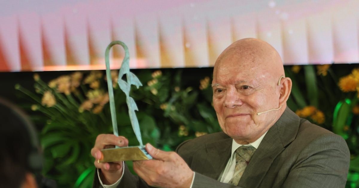 El Deber reconoce a Óscar Hassenteufel como Personaje del Año 2025 El Deber reconoce a Óscar Hassenteufel como Personaje del Año 2025